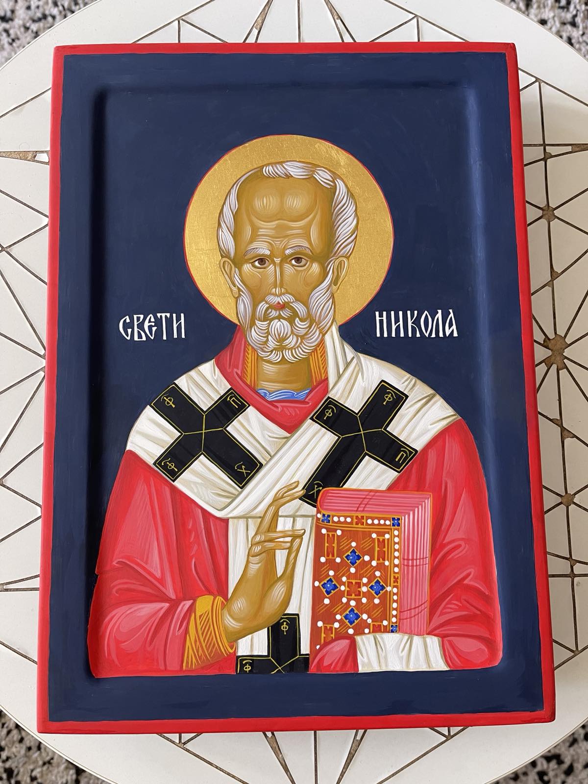 Sveti Nikola sa tamno plavom pozadinom